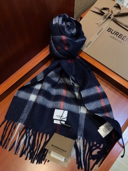 Burberry - Кашемировый шарф JX_0412BU1 Burberry - Кашемировый шарф JX_0412BU1