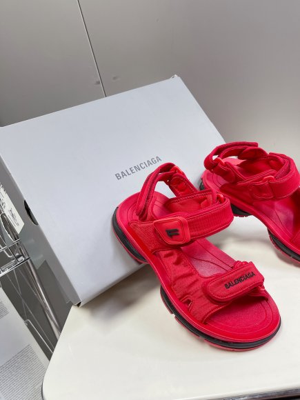 Balenciaga - Женские шлепанцы ST3_1905BA2