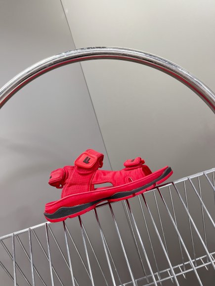 Balenciaga - Женские шлепанцы ST3_1905BA2