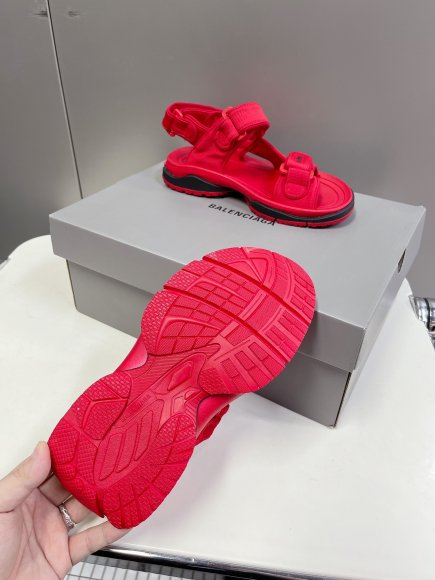 Balenciaga - Женские шлепанцы ST3_1905BA2