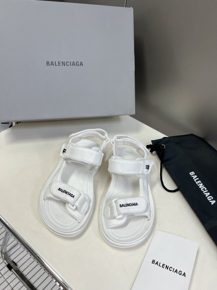 Balenciaga - Женские шлепанцы ST3_1905BA2
