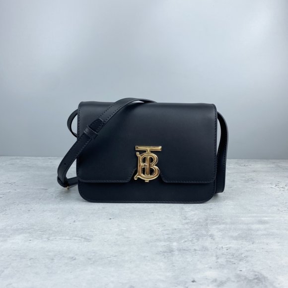 Burberry Сумка мессенджер BU_1802BU1 Burberry Сумка мессенджер BU_1802BU1