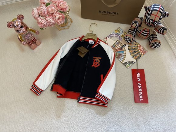 Burberry - Детская кофта бомбер QK_1308BU2
