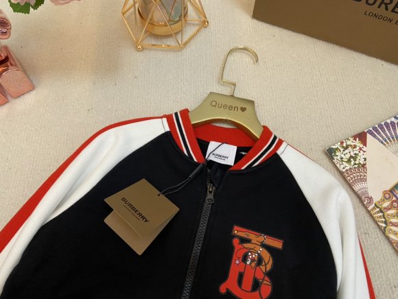Burberry - Детская кофта бомбер QK_1308BU2