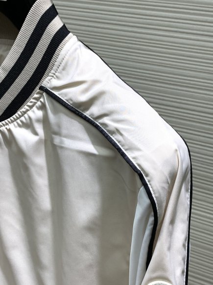 Moncler - Мужская куртка бомбер TI_2309MO1 Moncler - Мужская куртка бомбер TI_2309MO1