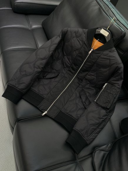 Tods - Мужская стеганая куртка бомбер TI_2612TO4 Tods - Мужская стеганая куртка бомбер TI_2612TO4