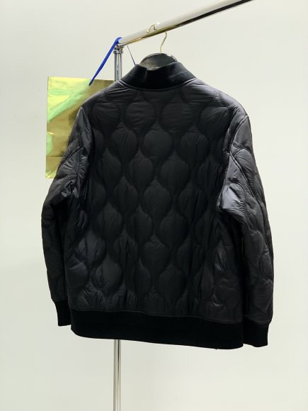 Tods - Мужская стеганая куртка бомбер TI_2612TO4 Tods - Мужская стеганая куртка бомбер TI_2612TO4