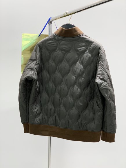 Tods - Мужская стеганая куртка бомбер TI_2612TO4 Tods - Мужская стеганая куртка бомбер TI_2612TO4