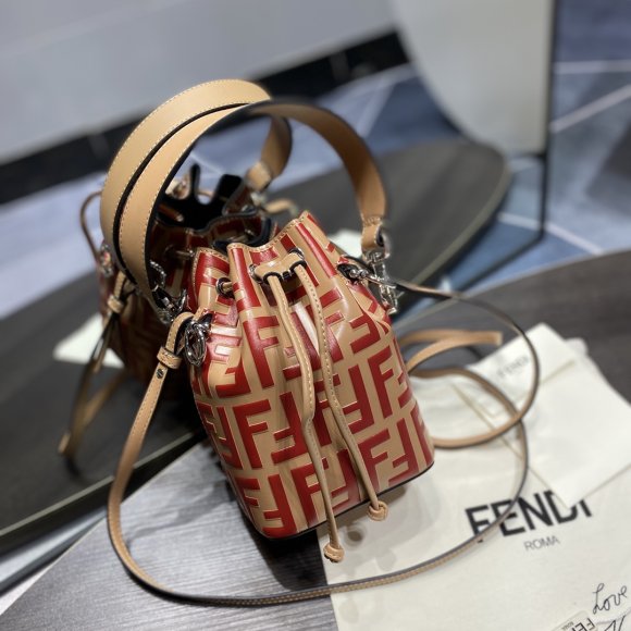 Fendi Mon Tresor Женская сумка- кисет GI_1802FE1 Fendi Mon Tresor Женская сумка- кисет GI_1802FE1