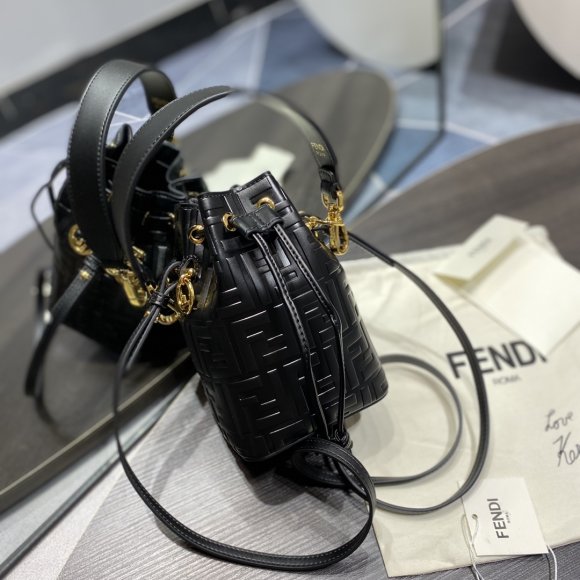 Fendi Mon Tresor Женская сумка- кисет GI_1802FE1 Fendi Mon Tresor Женская сумка- кисет GI_1802FE1