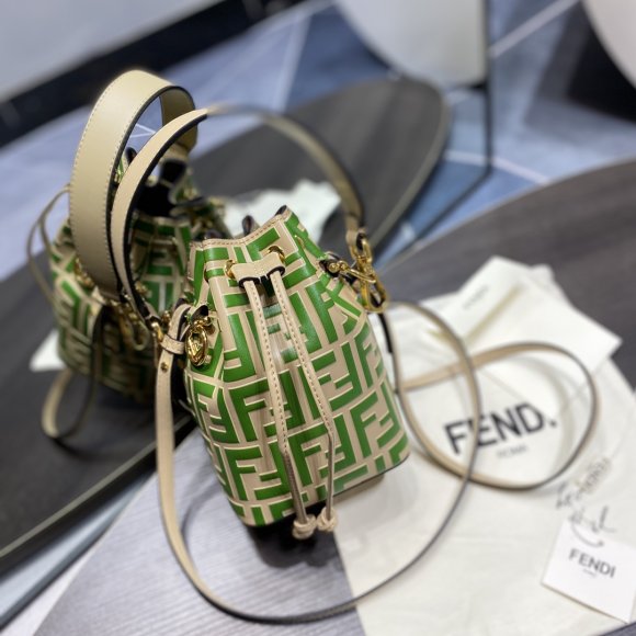 Fendi Mon Tresor Женская сумка- кисет GI_1802FE1 Fendi Mon Tresor Женская сумка- кисет GI_1802FE1