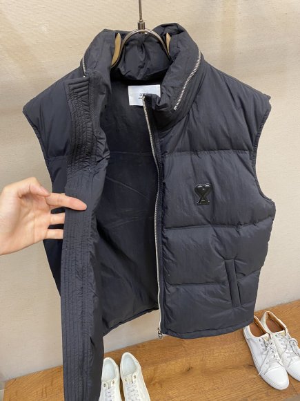 Ami - Мужской жилет пуховик DZ_0810AM3 Ami - Мужской жилет пуховик DZ_0810AM3