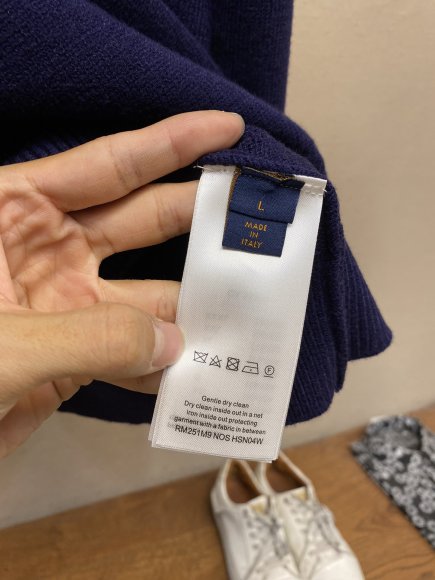 Louis Vuitton - Мужская кофта свитер DZ_0611LV5 Louis Vuitton - Мужская кофта свитер DZ_0611LV5