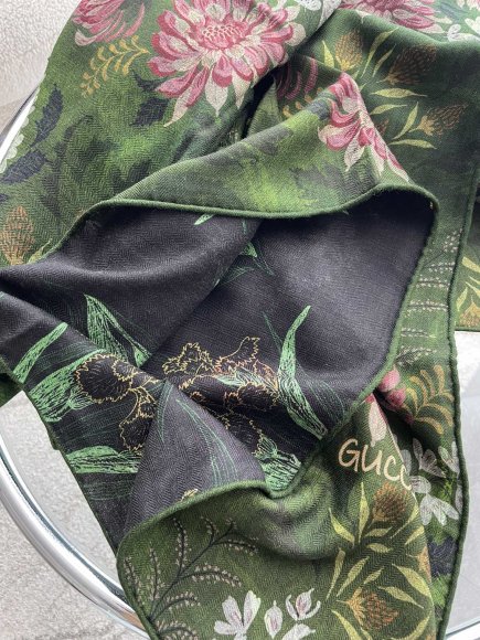 Gucci - Двусторонний шарф платок JX_0412GU3