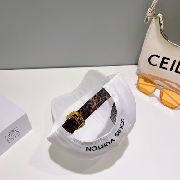 Louis Vuitton - Бейсболка кепка OR_3004LV1