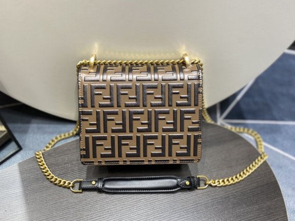 Fendi Kan U Женская сумка - мессенджер GI_1802FE2 Fendi Kan U Женская сумка - мессенджер GI_1802FE2