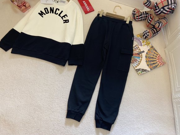 Moncler - Детский спортивный костюм QK_1308MO4 Moncler - Детский спортивный костюм QK_1308MO4