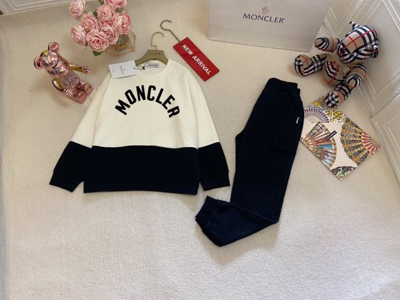 Moncler - Детский спортивный костюм QK_1308MO4 Moncler - Детский спортивный костюм QK_1308MO4