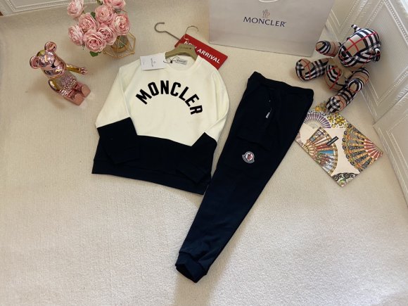 Moncler - Детский спортивный костюм QK_1308MO4 Moncler - Детский спортивный костюм QK_1308MO4