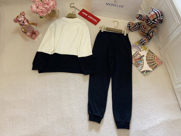 Moncler - Детский спортивный костюм QK_1308MO4 Moncler - Детский спортивный костюм QK_1308MO4