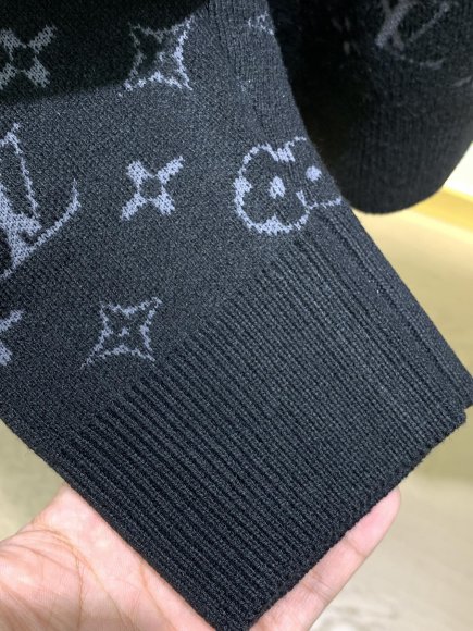 Louis Vuitton - Мужская кофта свитер TI_0411LV3 Louis Vuitton - Мужская кофта свитер TI_0411LV3