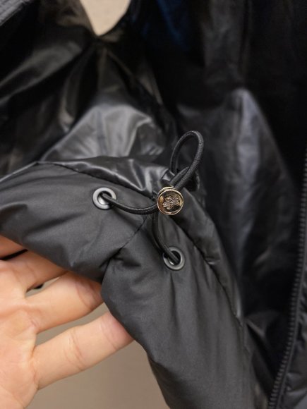 Moncler - Мужской жилет пуховик DZ_0810MO4