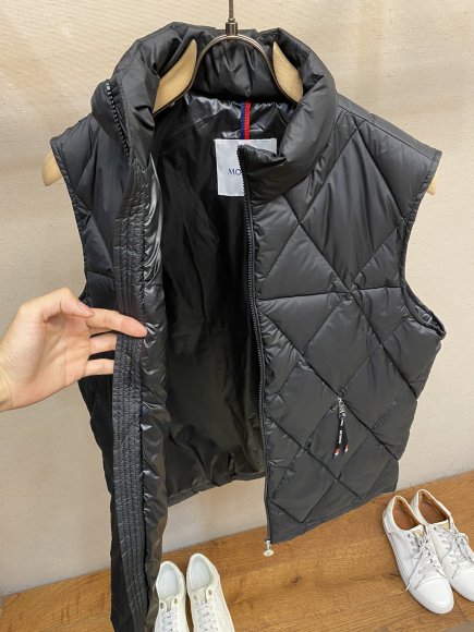Moncler - Мужской жилет пуховик DZ_0810MO4