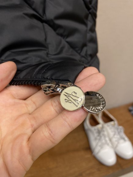 Moncler - Мужской жилет пуховик DZ_0810MO4