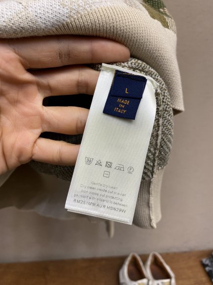 Louis Vuitton - Мужская кофта свитер DZ_1302LV6 Louis Vuitton - Мужская кофта свитер DZ_1302LV6