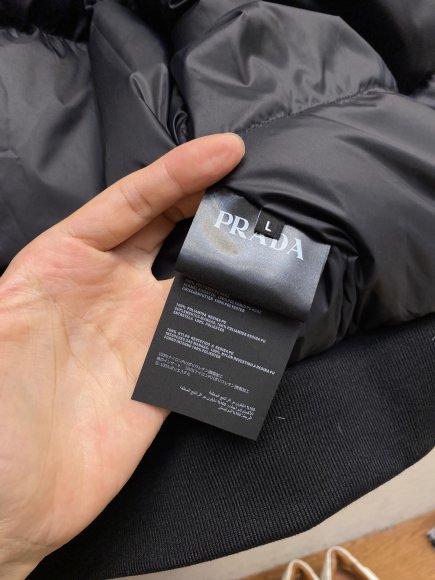 Prada - Мужской жилет пуховик DZ_0810PR5 Prada - Мужской жилет пуховик DZ_0810PR5