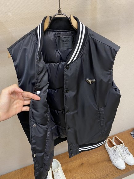 Prada - Мужской жилет пуховик DZ_0810PR5 Prada - Мужской жилет пуховик DZ_0810PR5