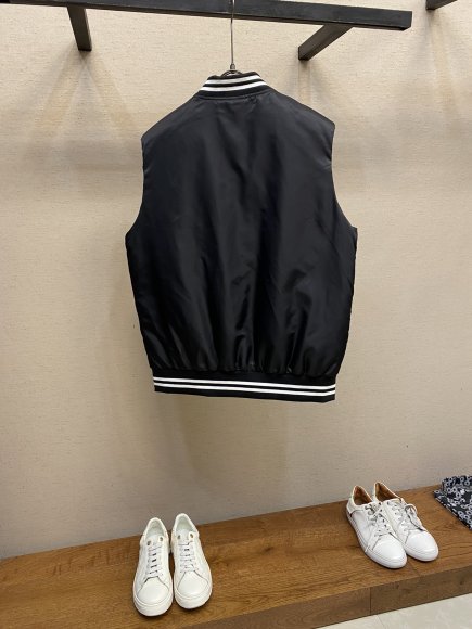 Prada - Мужской жилет пуховик DZ_0810PR5 Prada - Мужской жилет пуховик DZ_0810PR5