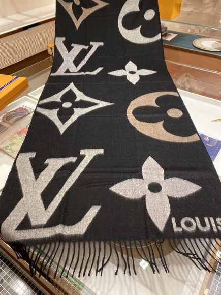 Louis Vuitton - Кашемировый шерстяной шарф JX_0412LV5