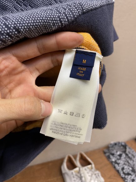 Louis Vuitton - Мужская кофта свитер DZ_1302LV7 Louis Vuitton - Мужская кофта свитер DZ_1302LV7