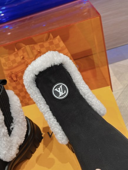 Louis Vuitton - Женские ботинки сапоги MO_2612LV2 Louis Vuitton - Женские ботинки сапоги MO_2612LV2