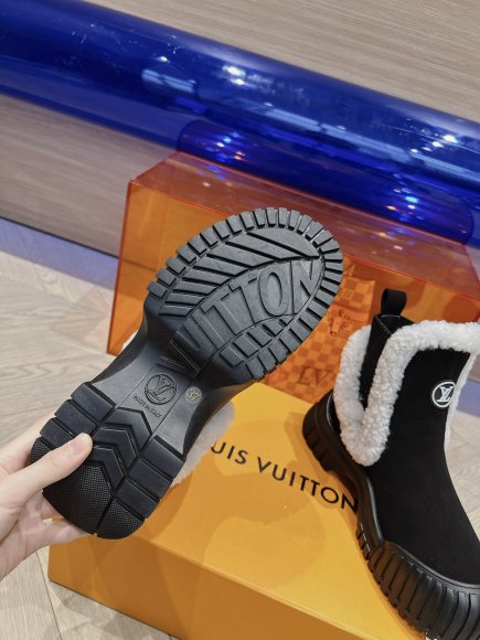 Louis Vuitton - Женские ботинки сапоги MO_2612LV2 Louis Vuitton - Женские ботинки сапоги MO_2612LV2