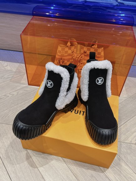 Louis Vuitton - Женские ботинки сапоги MO_2612LV2 Louis Vuitton - Женские ботинки сапоги MO_2612LV2