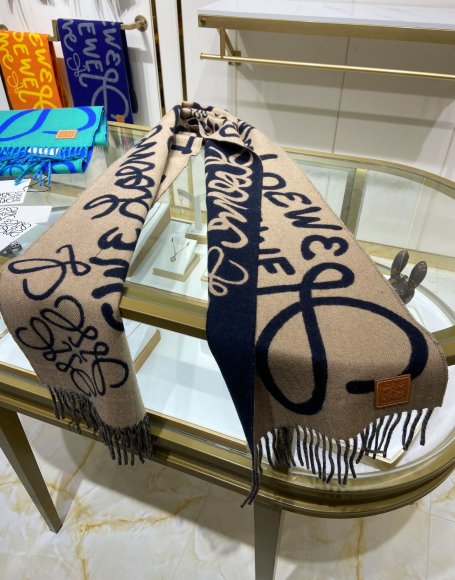 Loewe - Шерстяной шарф JX_0412LO7 Loewe - Шерстяной шарф JX_0412LO7