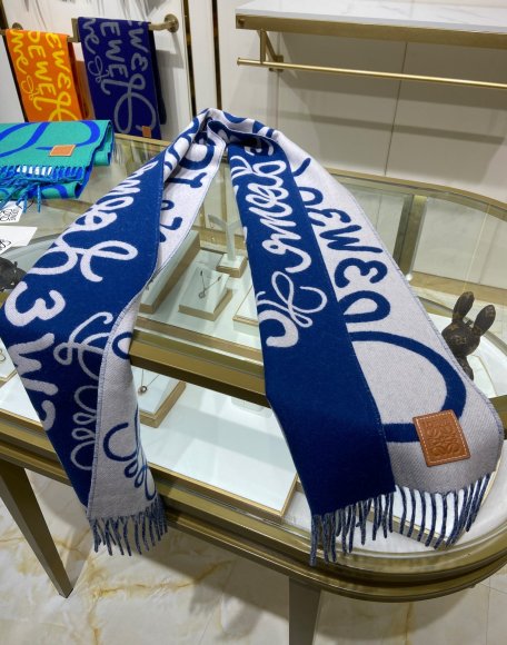 Loewe - Шерстяной шарф JX_0412LO7 Loewe - Шерстяной шарф JX_0412LO7