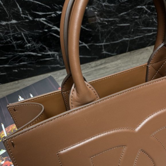 Dolce & Gabbana Daily Женская сумка тоут DG_0402DG1 Dolce & Gabbana Daily Женская сумка тоут DG_0402DG1