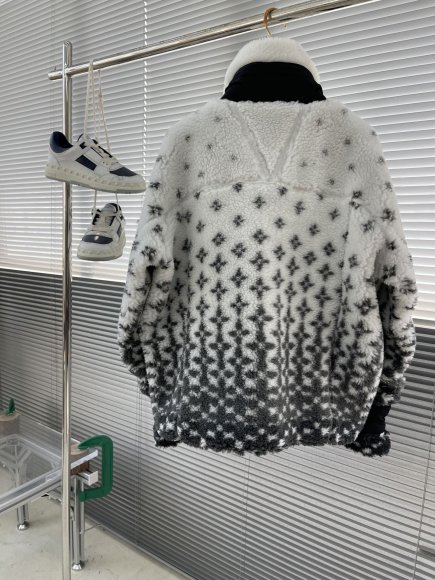 Louis Vuitton - Мужская куртка ветровка толстовка TJ_2712LV1 Louis Vuitton - Мужская куртка ветровка толстовка TJ_2712LV1