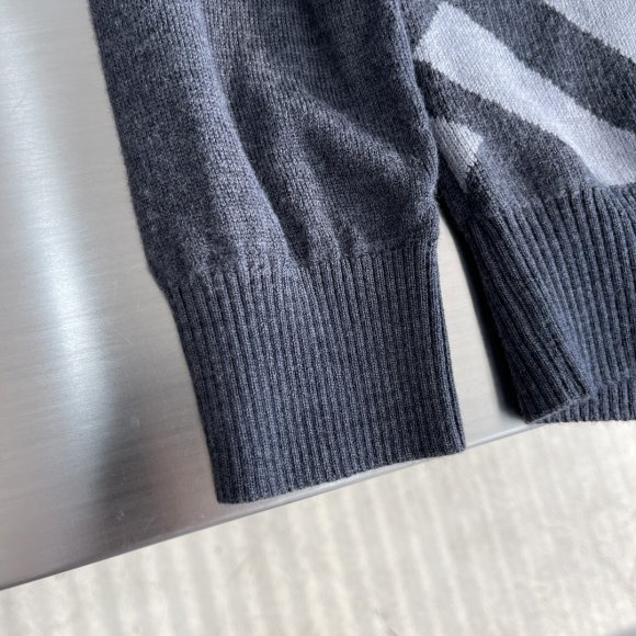 Fendi - Мужская шерстяная кофта свитер DZ_2612FE2