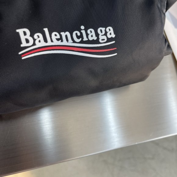 Balenciaga - Мужской жилет пуховик DZ_0810BA10 Balenciaga - Мужской жилет пуховик DZ_0810BA10