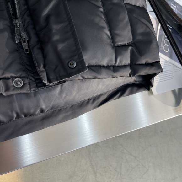 Balenciaga - Мужской жилет пуховик DZ_0810BA10 Balenciaga - Мужской жилет пуховик DZ_0810BA10