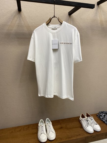 Givenchy - Мужская футболка майка DZ_1702GI3