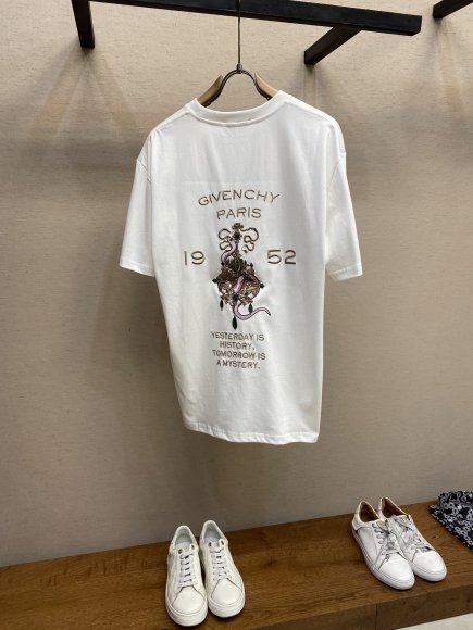 Givenchy - Мужская футболка майка DZ_1702GI3