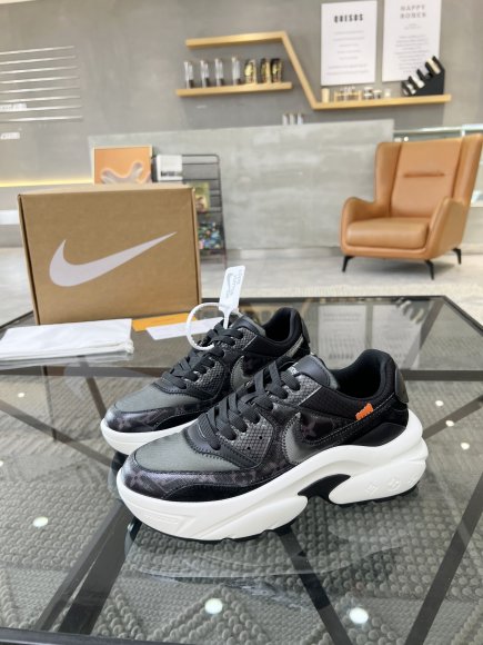 Louis Vuitton & Nike - Мужские кроссовки RU_2405LV1 Louis Vuitton & Nike - Мужские кроссовки RU_2405LV1