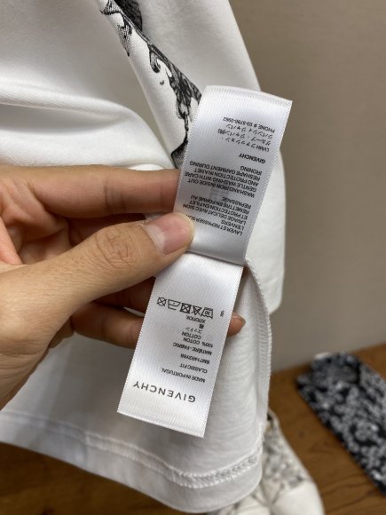 Givenchy - Мужская футболка майка DZ_1702GI4 Givenchy - Мужская футболка майка DZ_1702GI4