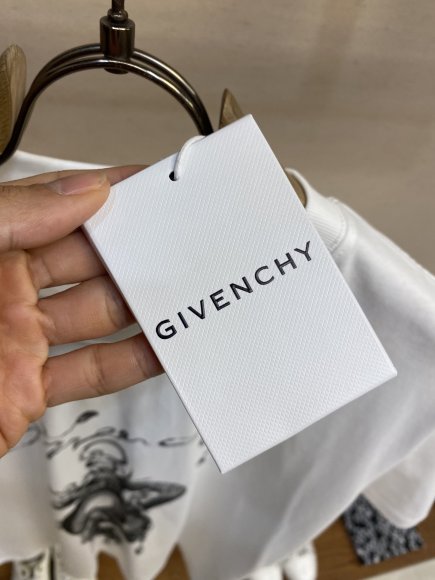 Givenchy - Мужская футболка майка DZ_1702GI4 Givenchy - Мужская футболка майка DZ_1702GI4