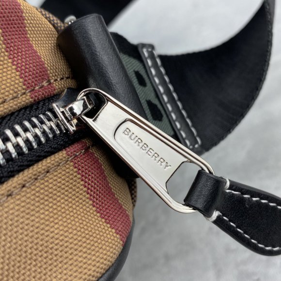 Burberry Сумка - мессенджер BU_1702BU1 Burberry Сумка - мессенджер BU_1702BU1